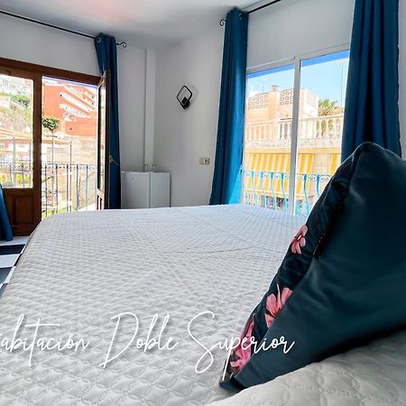 Micaela Charming Hostal Торремолинос Экстерьер фото
