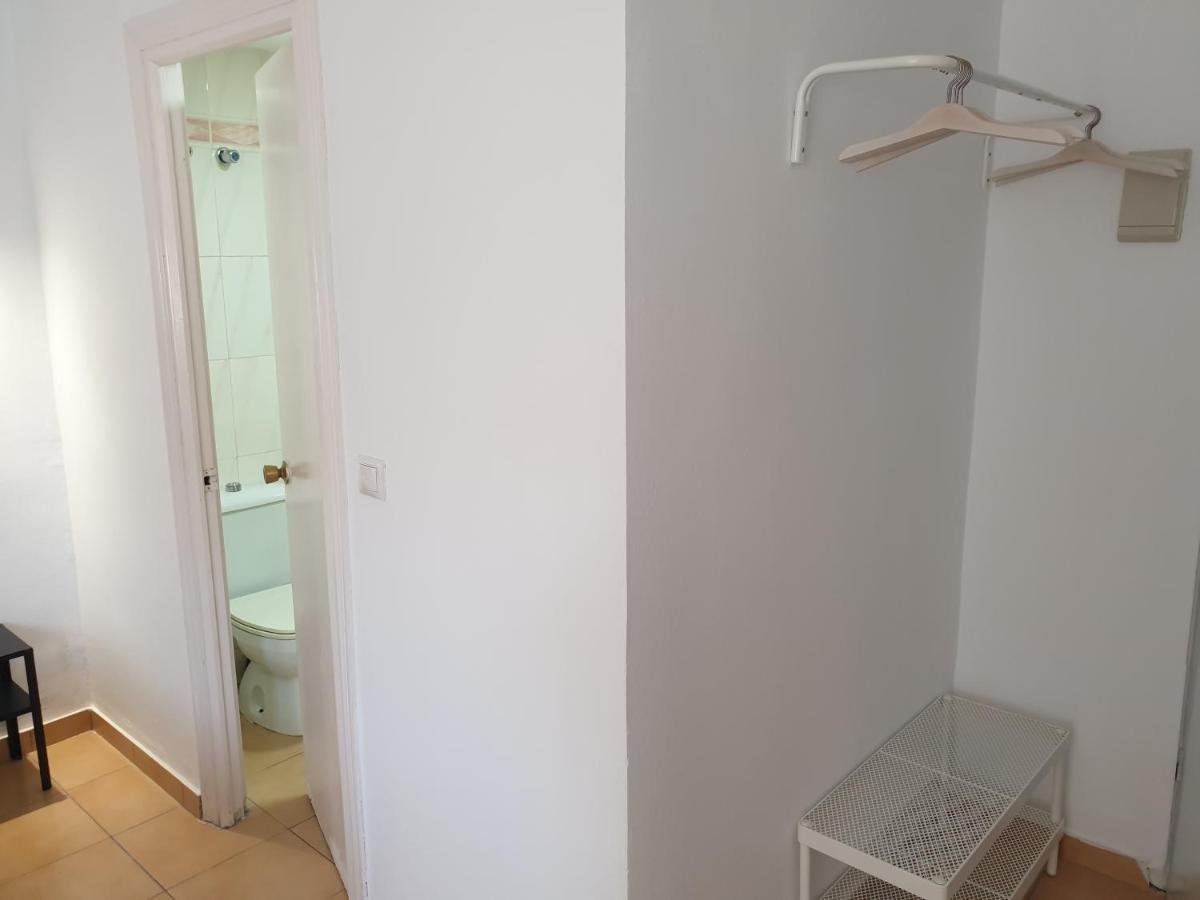 Micaela Charming Hostal Торремолинос Экстерьер фото