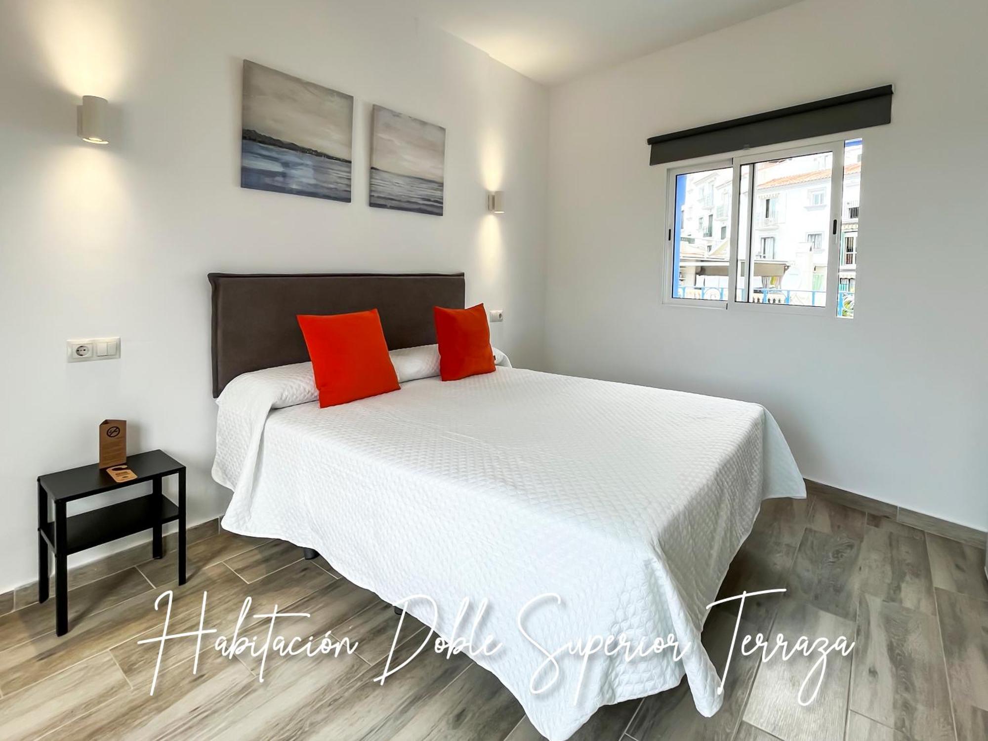Micaela Charming Hostal Торремолинос Экстерьер фото