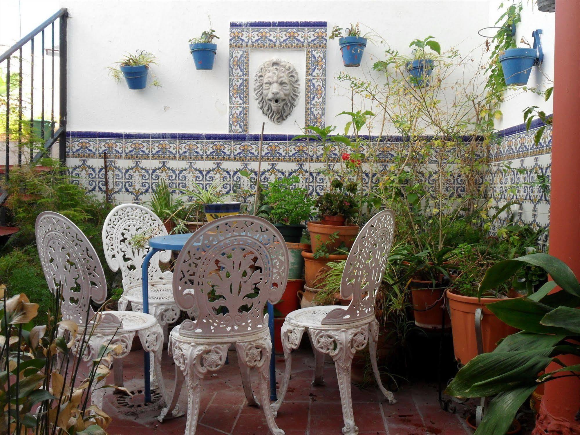 Micaela Charming Hostal Торремолинос Экстерьер фото